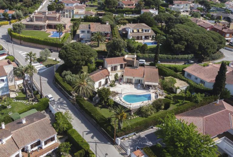 Mooie villa met zwembad en grote tuin  Sant Antoni de Calonge