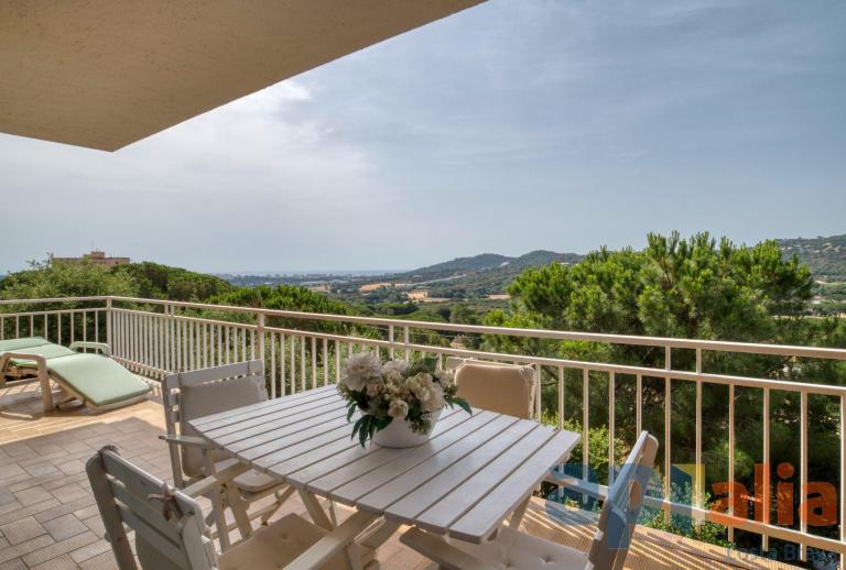 Villa with a beautiful view of the town of Calonge and the sea  Calonge