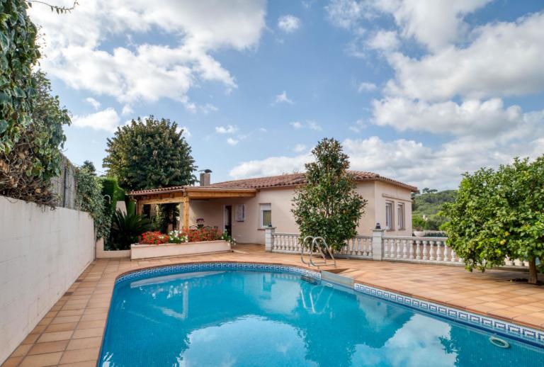 Ground floor villa with beautiful pool located  s'Agaró