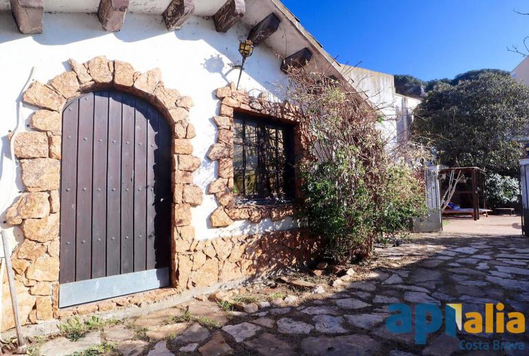 Beautiful village house in the center of Palamos with swimming pool!  Palamos