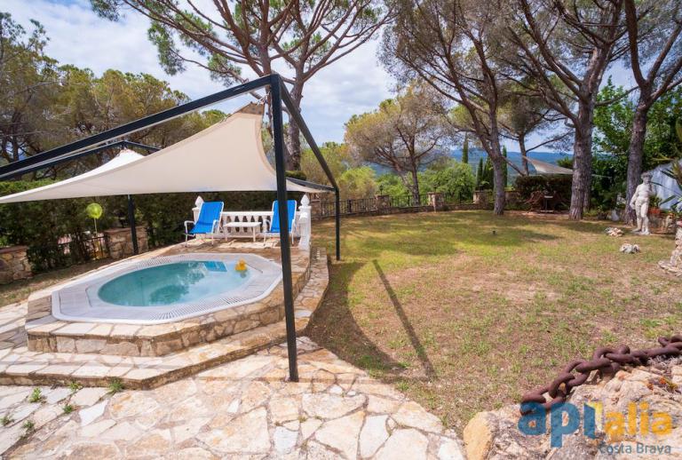 Detached villa with lots of privacy on Bell Lloch II  Santa Cristina d'Aro