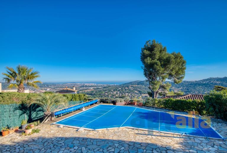 Villa met prachtig uitzicht op zee en 3 slaapkamers  Calonge