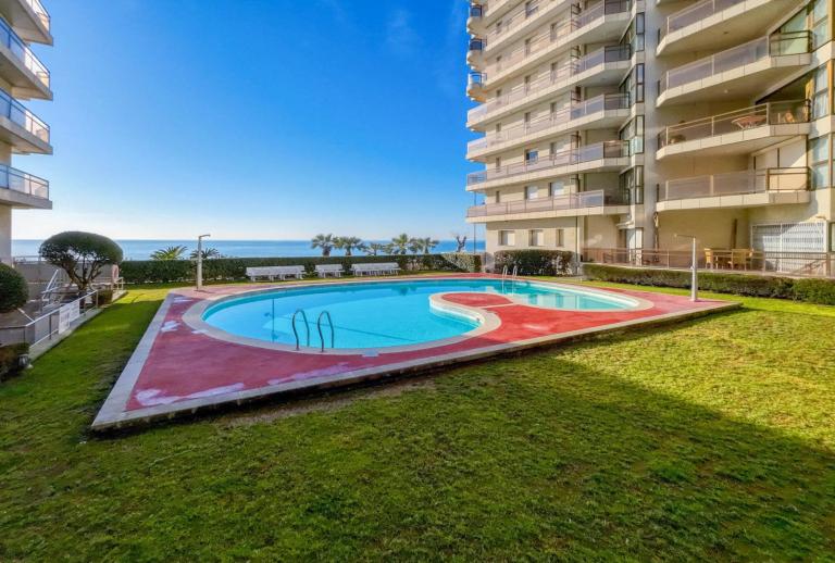 Appartement en première ligne avec piscine, garage et 3 chambres  Sant Antoni de Calonge