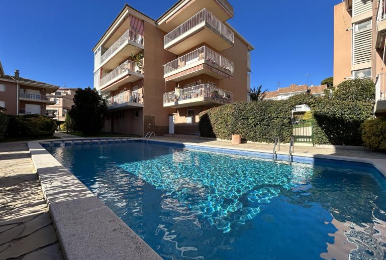 Appartement met terras en zwembad, 200 m van centrum  Playa de Aro