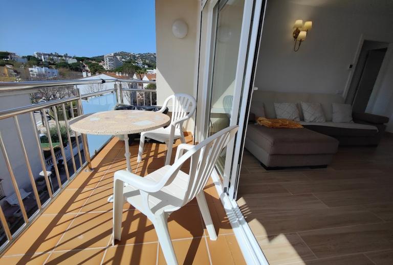 Renovated apartment with terrace on 200 m beach!  Playa de Aro